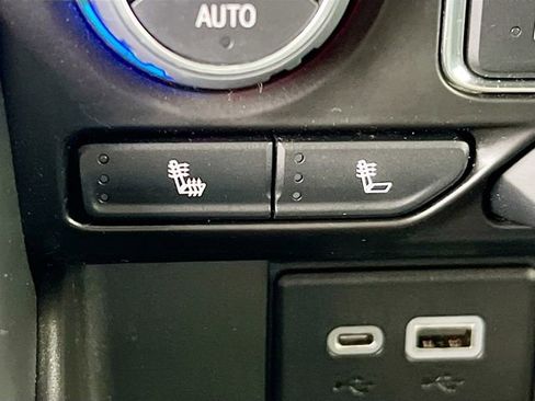 Used 2022 Chevrolet Tahoe Z71 w/ Luxury Package image 21