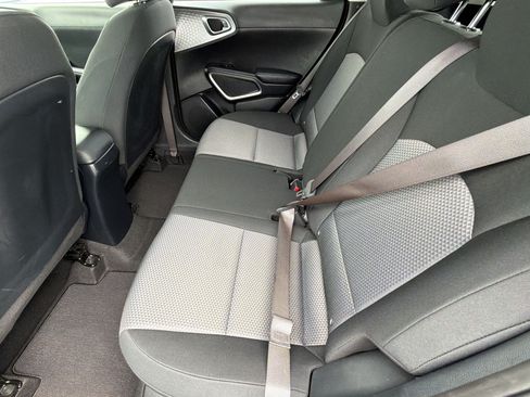 Used 2025 Kia Soul LX w/ LX Technology Package FWD image 23