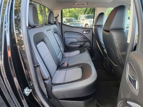 Used 2015 Chevrolet Colorado Z71 AWD/4WD image 17