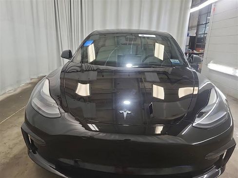 Used 2023 Tesla Model 3 Standard Range RWD image 4