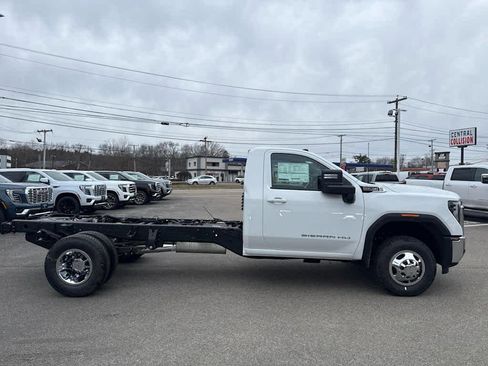 New 2026 GMC Sierra 3500 SLE w/ SLE Convenience Package image 6