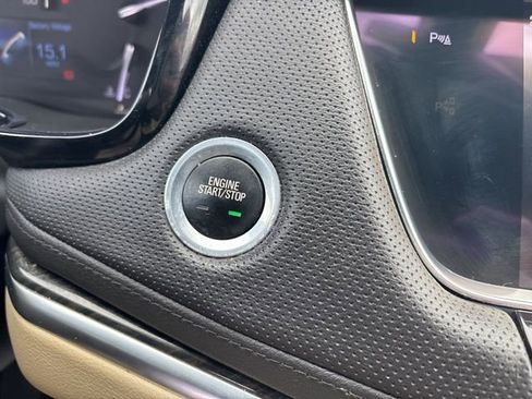 Used 2017 Cadillac XT5 FWD image 34