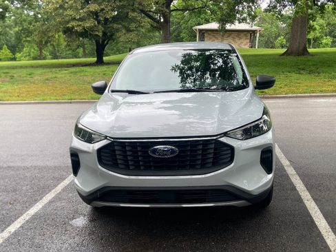 Used 2025 Ford Escape Active AWD/4WD image 2
