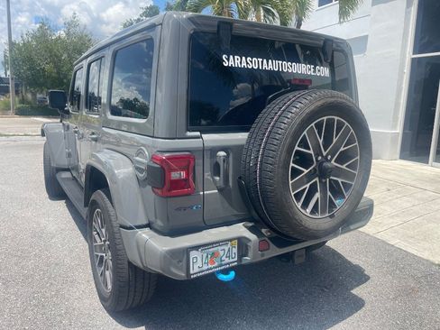 Used 2023 Jeep Wrangler Unlimited Sahara AWD/4WD image 10