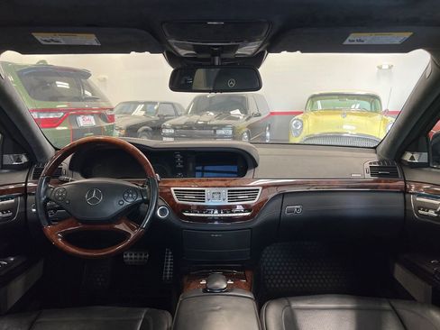 Used 2011 Mercedes-Benz S 63 AMG image 11