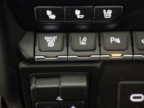 Used 2022 GMC Sierra 3500 Denali w/ Denali Black Diamond Edition image 44