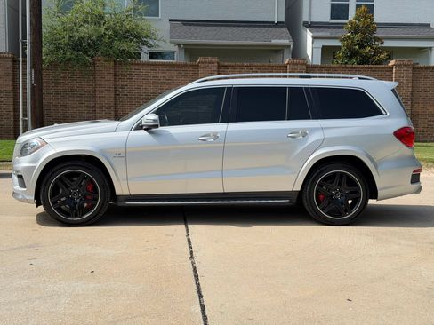 Used 2016 Mercedes-Benz GL 63 AMG 4MATIC image 12