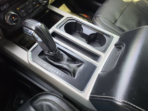 Used 2016 Ford F150 Lariat w/ Equipment Group 502A Luxury AWD/4WD image 35