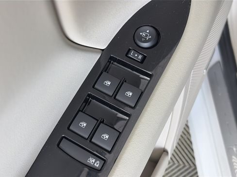 Used 2017 Cadillac XTS Luxury FWD image 30