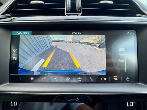 Used 2020 Jaguar F-PACE Premium image 18