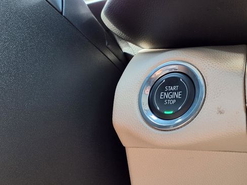 Used 2023 Buick Envision Avenir AWD/4WD image 11