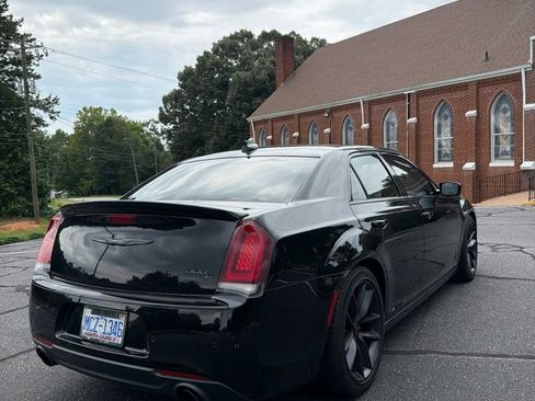 Used 2023 Chrysler 300 C RWD image 3