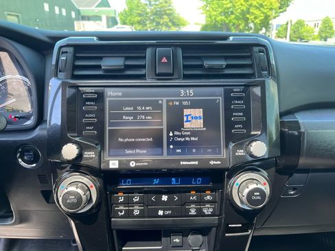 Used 2020 Toyota 4Runner TRD Pro AWD/4WD image 18