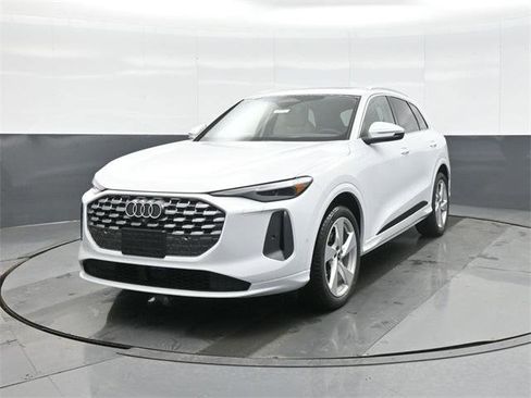 New 2025 Audi Q5 Prestige image 3