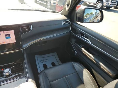 Used 2022 Jeep Wagoneer Series II AWD/4WD image 15