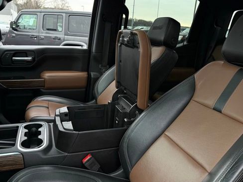 Used 2019 Chevrolet Silverado 1500 High Country w/ Technology Package image 35