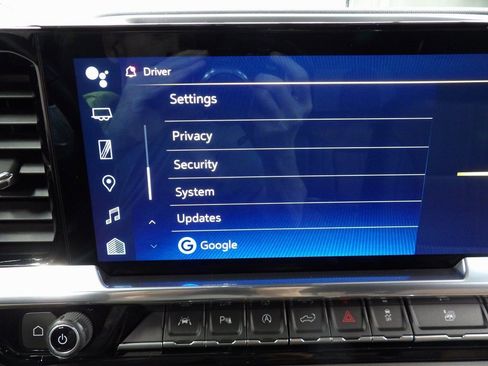 Used 2023 Chevrolet Silverado 1500 High Country w/ Technology Package image 22