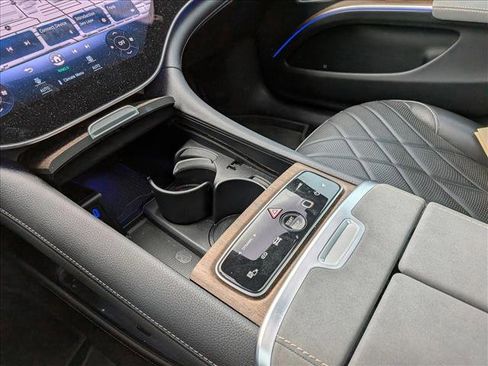 Certified 2023 Mercedes-Benz EQS 580 4MATIC Sedan image 11