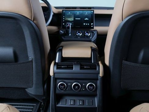 New 2026 Land Rover Defender 130 X-Dynamic SE image 12