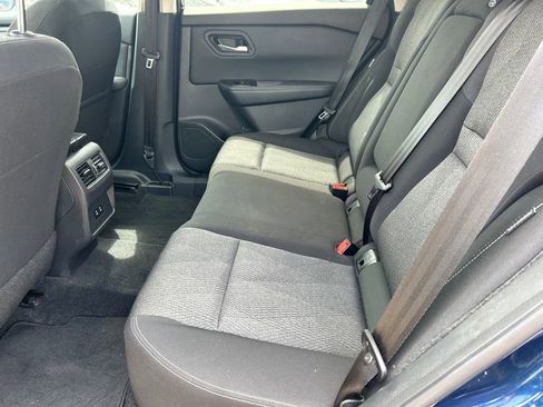 Used 2025 Nissan Rogue SV image 14