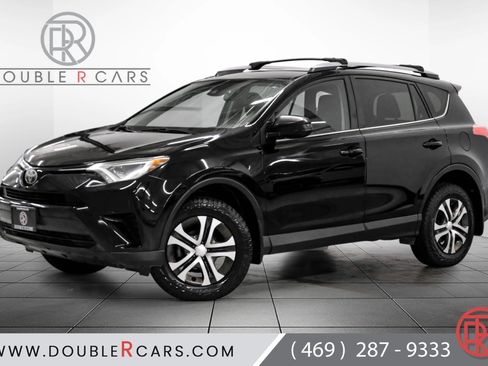 Used 2017 Toyota RAV4 LE FWD image 1