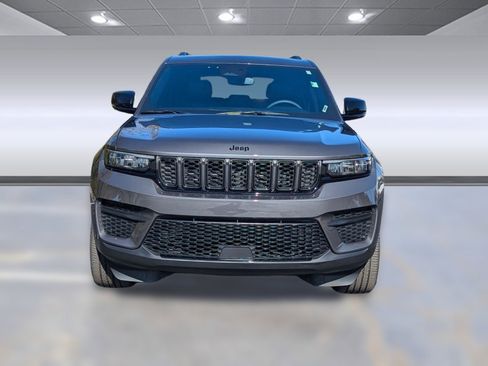 Used 2023 Jeep Grand Cherokee Altitude image 6