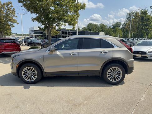 Used 2024 Cadillac XT4 Premium Luxury w/ Cold Weather Package AWD/4WD image 2