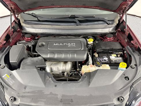 Used 2019 Jeep Cherokee Latitude w/ Cold Weather Group image 29