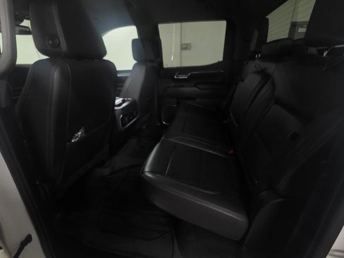 Used 2023 GMC Sierra 1500 SLT w/ SLT Premium Package AWD/4WD image 8