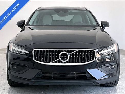 Used 2022 Volvo V60 T5 Cross Country w/ Advanced Package AWD/4WD image 3