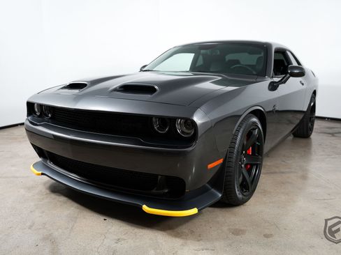 Used 2022 Dodge Challenger SRT Hellcat w/ Plus Package image 6