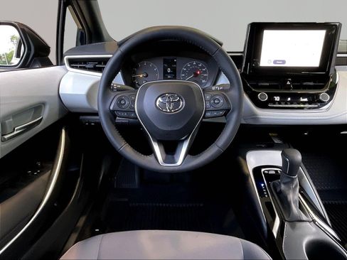 Used 2024 Toyota Corolla SE w/ SE Premium Package FWD image 8