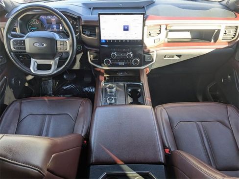 Used 2024 Ford Expedition Limited image 31