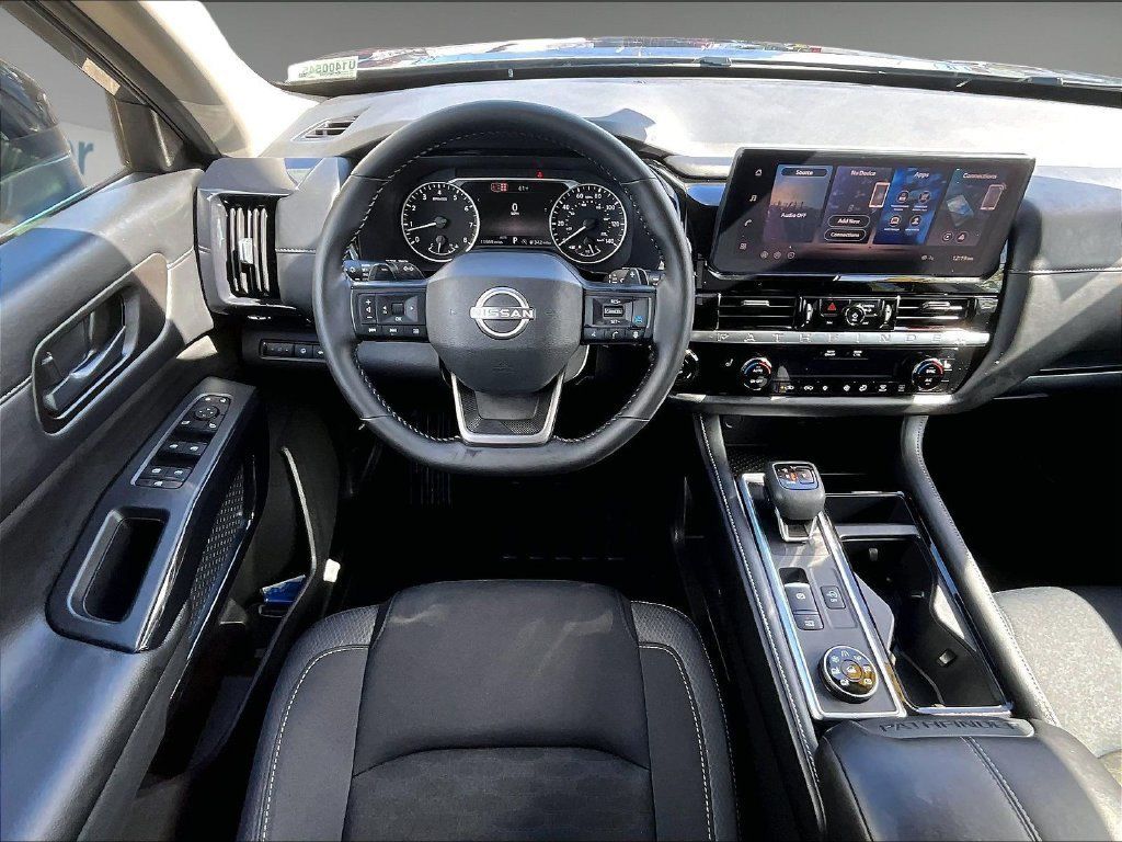 Certified 2026 Nissan Pathfinder SV AWD/4WD image 18