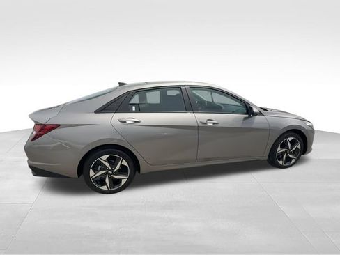 Certified 2023 Hyundai Elantra SEL w/ Convenience Package FWD image 9