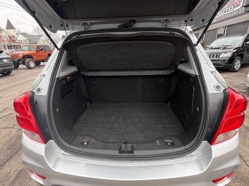Used 2018 Chevrolet Trax LT w/ LT Convenience Package image 38