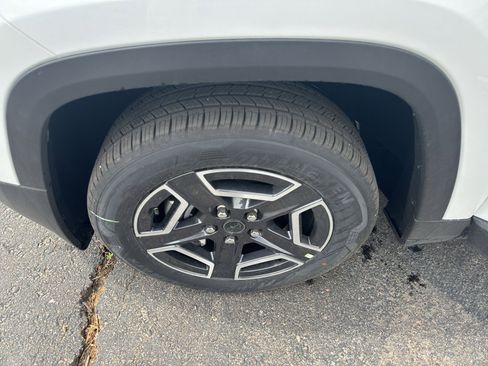 New 2026 Jeep Cherokee Limited AWD/4WD image 36