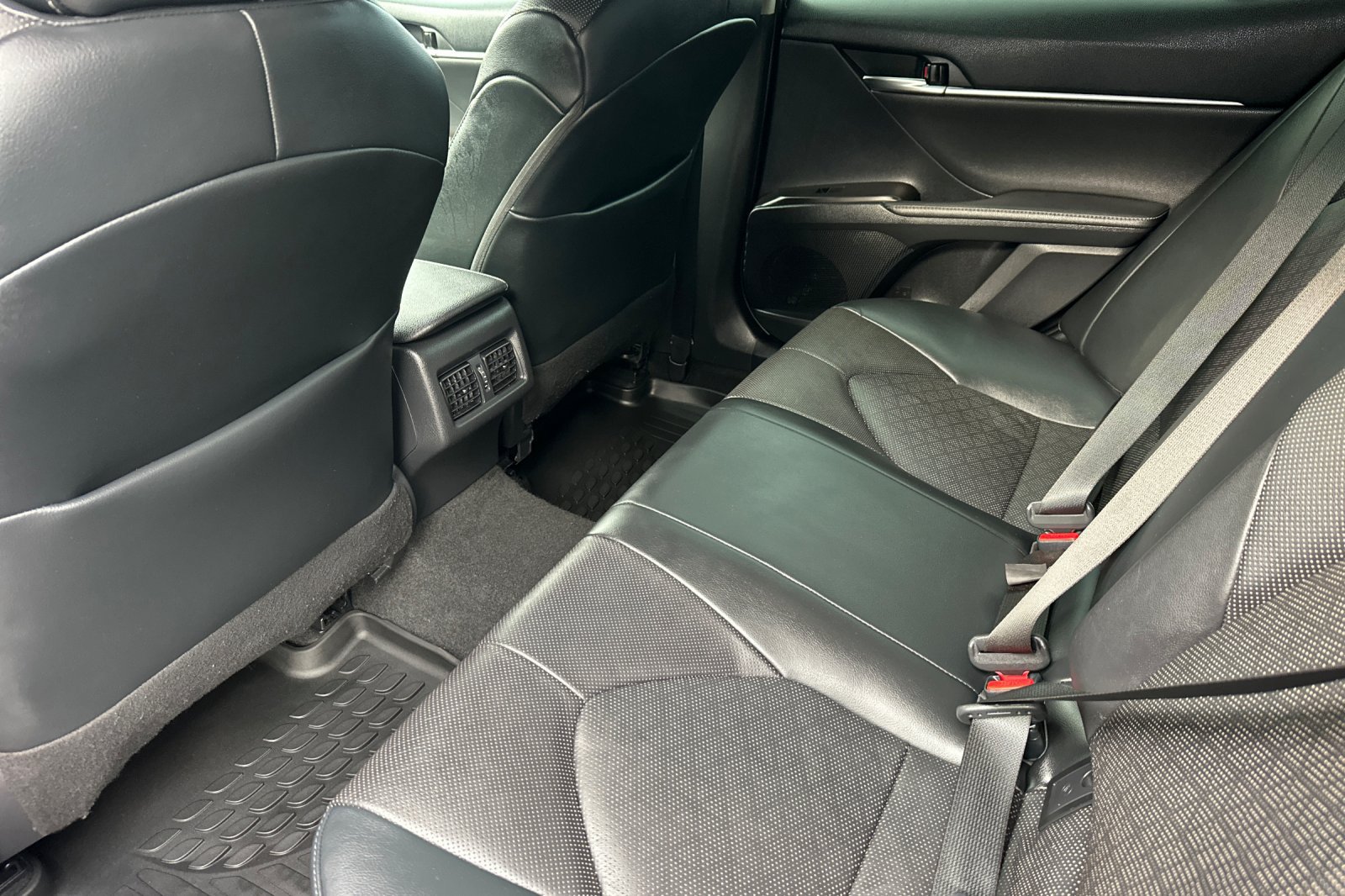 Used 2021 Toyota Camry XSE w/ Navigation Package FWD image 12