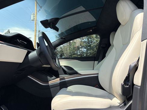 Used 2025 Tesla Model X AWD/4WD image 15