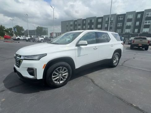 Used 2024 Chevrolet Traverse LT AWD/4WD image 4