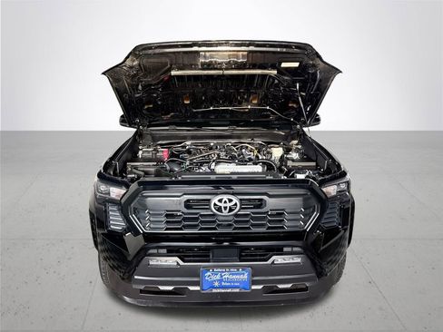 Used 2025 Toyota Tacoma TRD Sport image 21