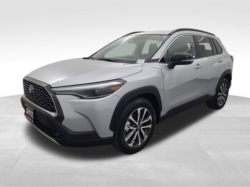 Used 2025 Toyota Corolla Cross XLE image 9