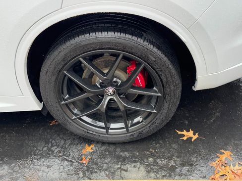 Used 2021 Alfa Romeo Stelvio Ti Sport image 5