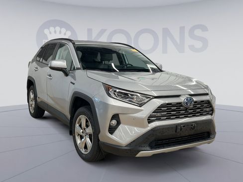 Used 2020 Toyota RAV4 Limited image 8