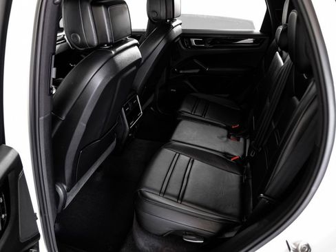 Used 2019 Porsche Cayenne S image 43