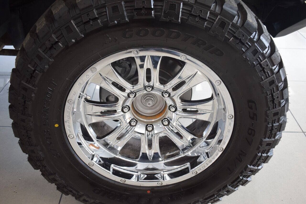 Used 2003 HUMMER H2 w/ Preferred Equipment Group AWD/4WD image 12