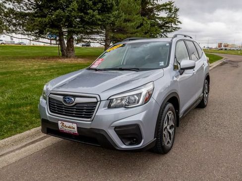 Used 2020 Subaru Forester Premium AWD/4WD image 1