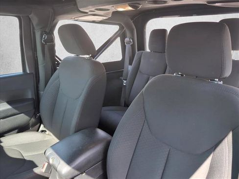 Used 2016 Jeep Wrangler Sport w/ Connectivity Group image 10