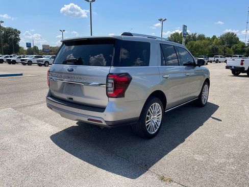 Used 2024 Ford Expedition Limited AWD/4WD image 6