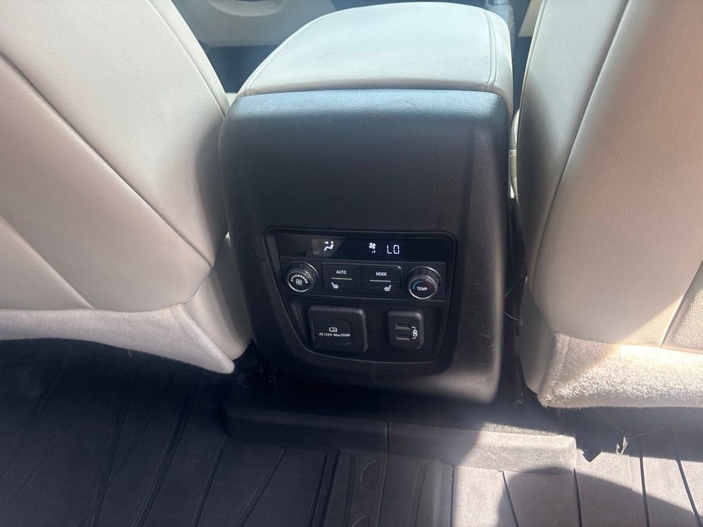 Used 2022 Buick Enclave Avenir w/ Avenir Technology Package AWD/4WD image 18